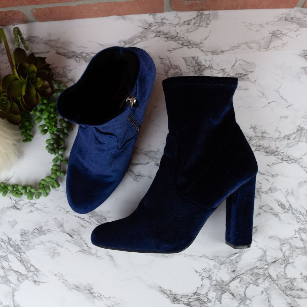 💙 Steve Madden Blue Velvet Booties - Elegant and Stylish